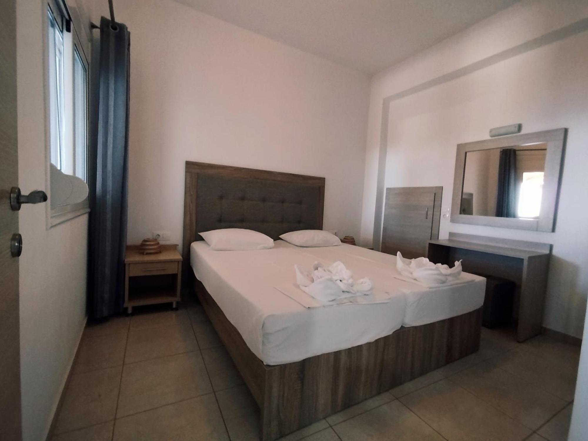 Alexena Apartments Ajía Galíni Kültér fotó