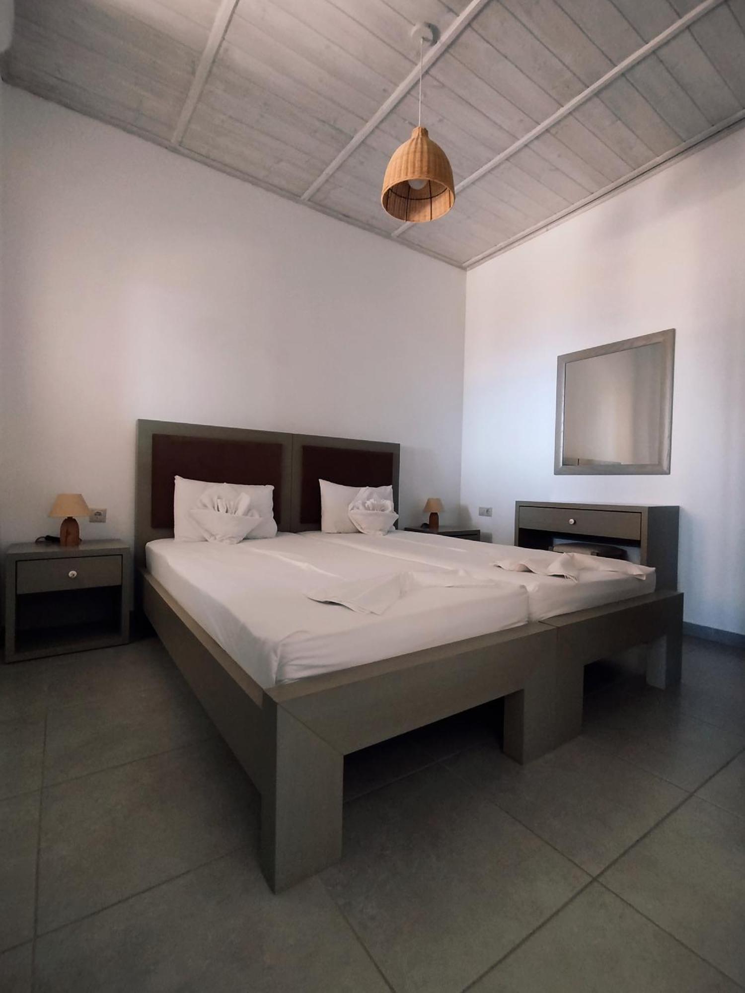 Alexena Apartments Ajía Galíni Kültér fotó